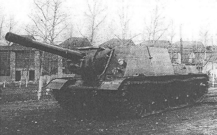 ИСУ-152 была следующей ступенью развития советских штурмовых САУ