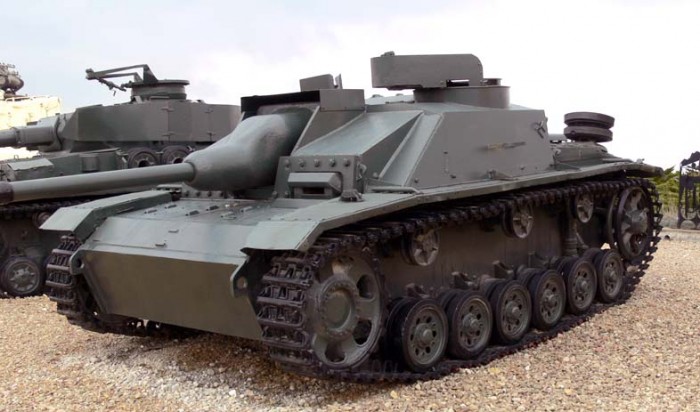 StuG-IIIG вооружен аналогичным 75-мм орудием